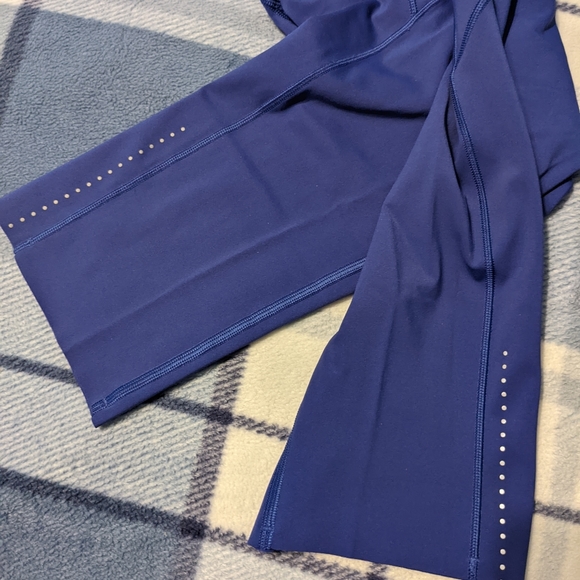 Lululemon Capri leggings - Picture 6 of 7
